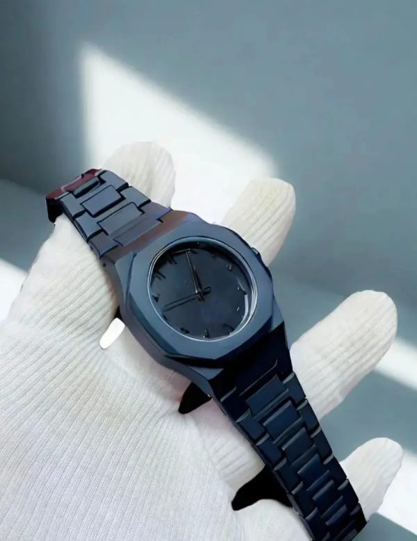 Black Aura Quartz Watch – Lightweight Design, , Premium Quality